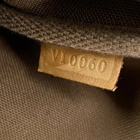 LOUIS VUITTON Pochette Accessoires Monogram Handbag 788-072925 - Picture 13 of 14